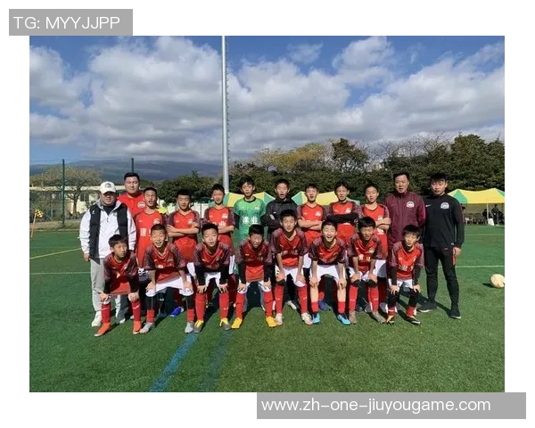 足球张翼飞：从草根到顶尖球员的奋斗历程与梦想追逐